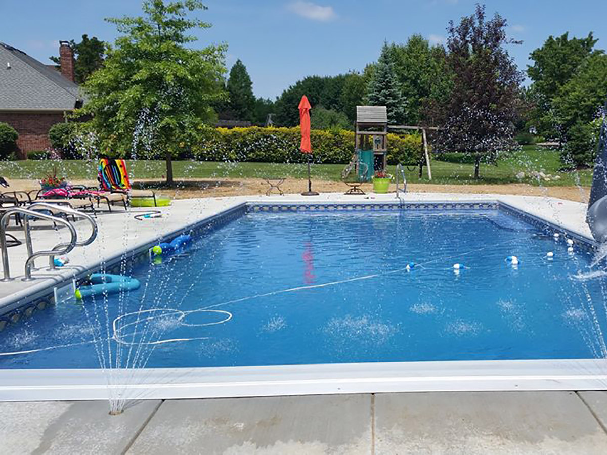 Mud Slingers Vinyl Liner Swimming Pools